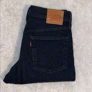 Black Levi’s 501 Skinny